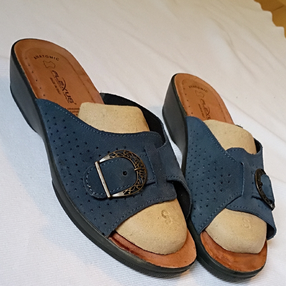 Flexus Navy Suede Sandal
